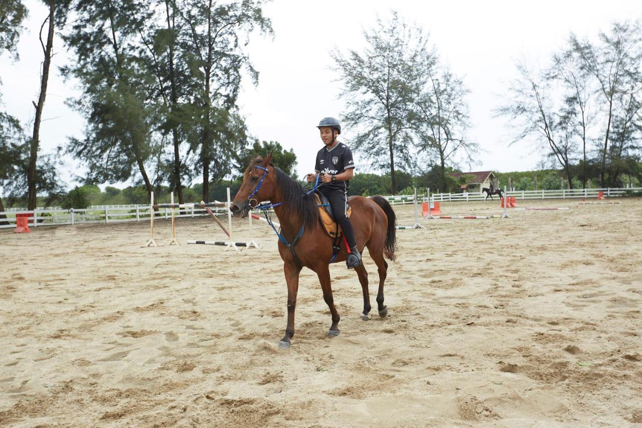 Terengganu Equestrian Resort Kuala Terengganu Exterior photo